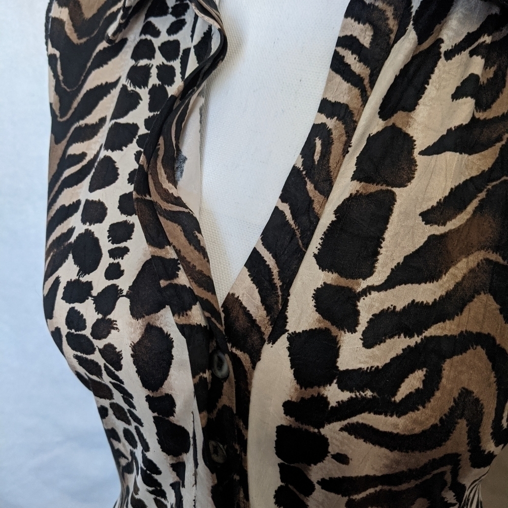 Leopard print blouse with tie back - Picture 3 of 6
